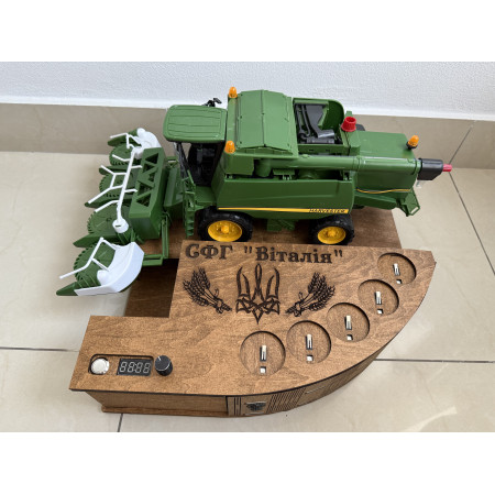 Наливатор алкоголю "Комбайн John Deere" під 5 чарок
